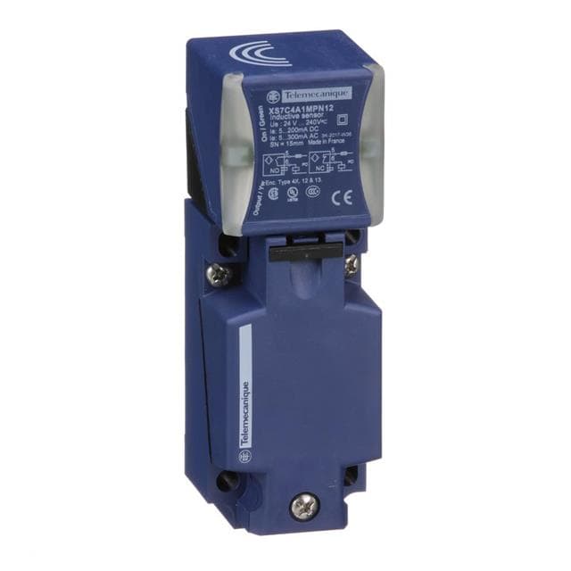 Telemecanique XS7C4A1MPN12 industrial sensor